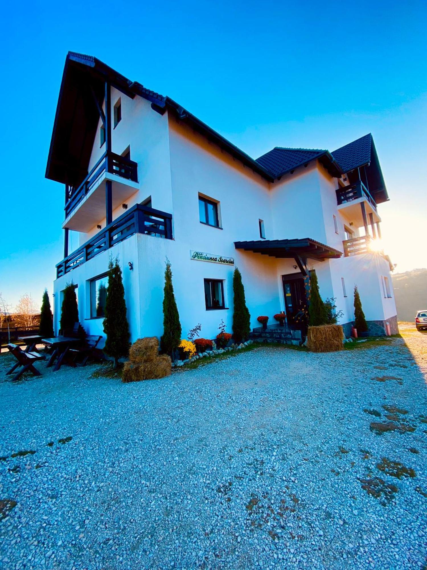 Pensiunea Soarelui Fundata Exterior photo