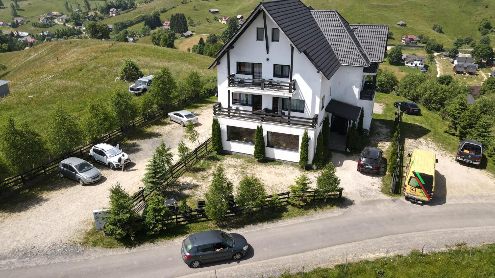 Pensiunea Soarelui Fundata Exterior photo